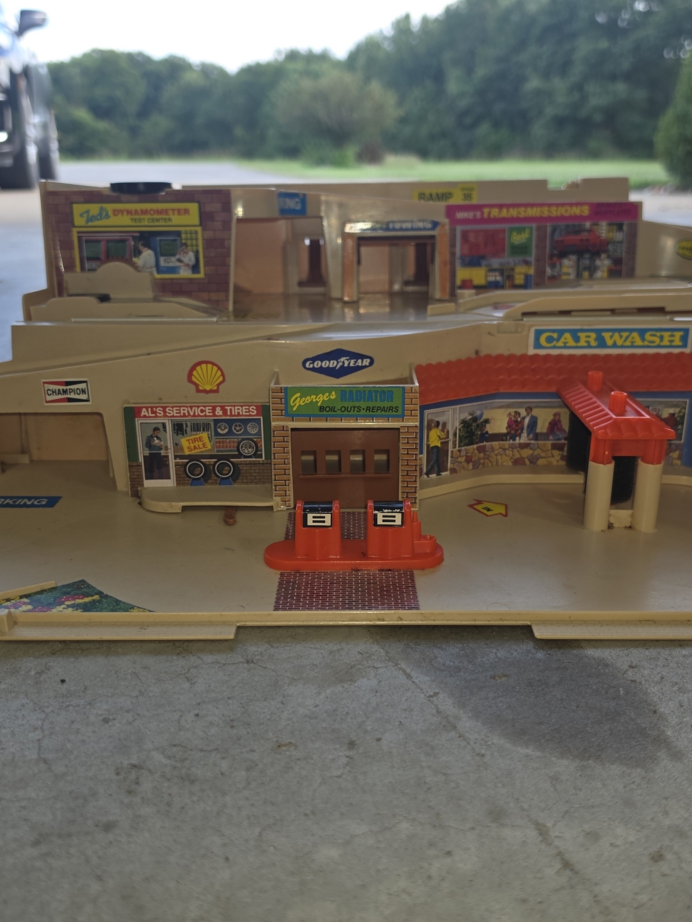 Vintage 1979 Mattel Hot Wheels Service Center Playset